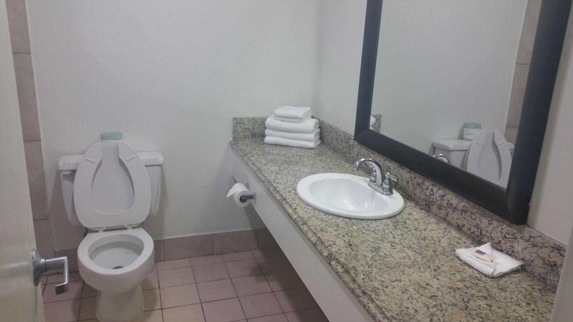 Oyo Hotel Lafayette La I-10 & University 外观 照片