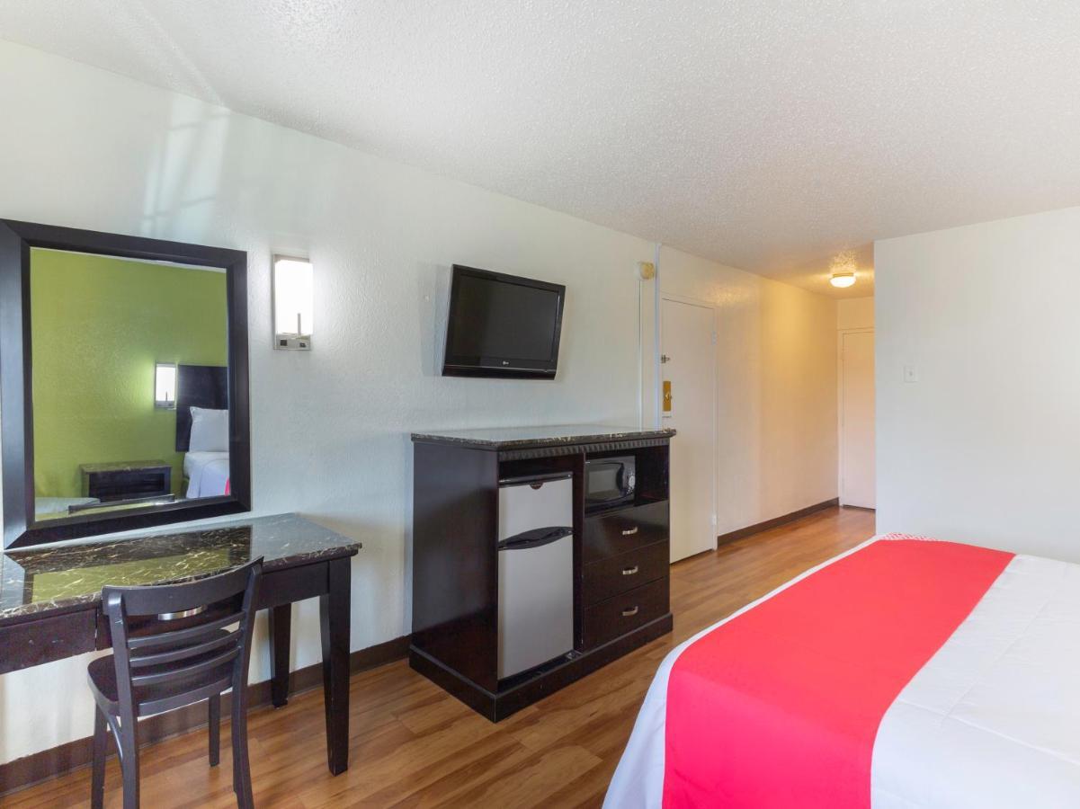 Oyo Hotel Lafayette La I-10 & University 外观 照片