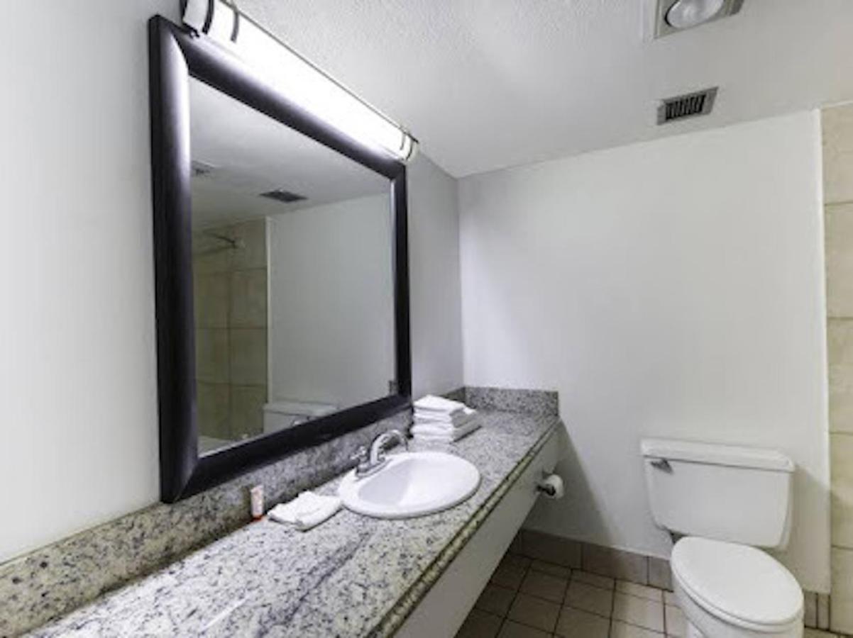Oyo Hotel Lafayette La I-10 & University 外观 照片
